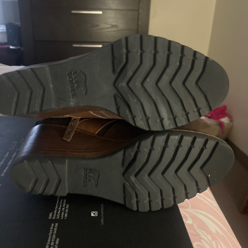 Boots - Picture 3 of 4